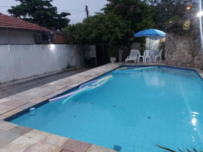 Casa familiar com piscina, à 5 minutos da praia